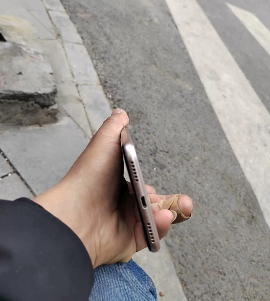 华为荣耀8A,64G.开机正常、功能正常屏幕完美 7成新 华为荣耀8A,64G.开机正常、功能正常屏幕完美 7成新