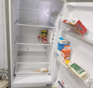 冰箱186升 买了一年 房子没咋住 基本没咋用 9成新